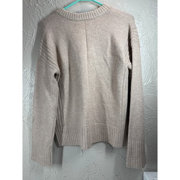 LOFT Ann Taylor Oatmeal Beige V Neck Long Sleeve Sweater Size Small NWT - Picture 2 of 5